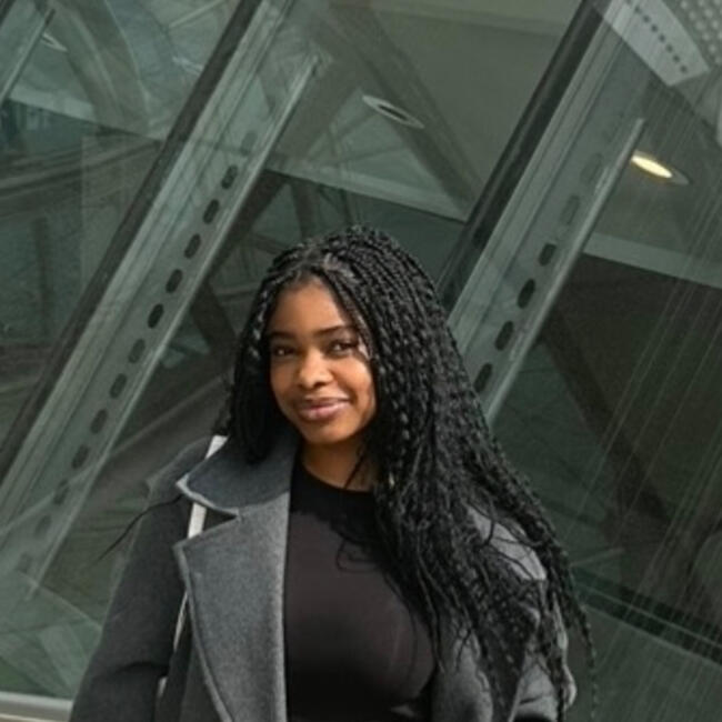 Babysitter in Beveren: Adelina