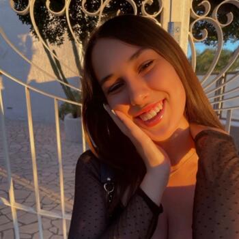 Babysitter a Ospedaletti: Giulia