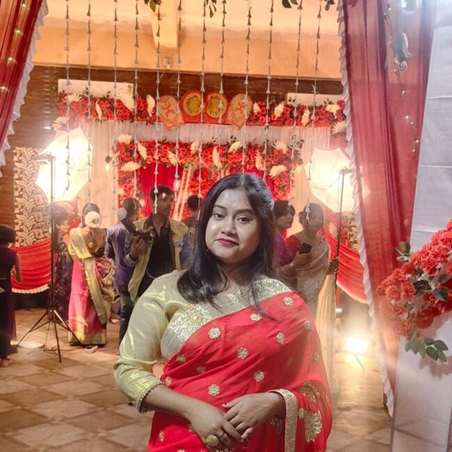 Babysitter in Kolkata: Aparna