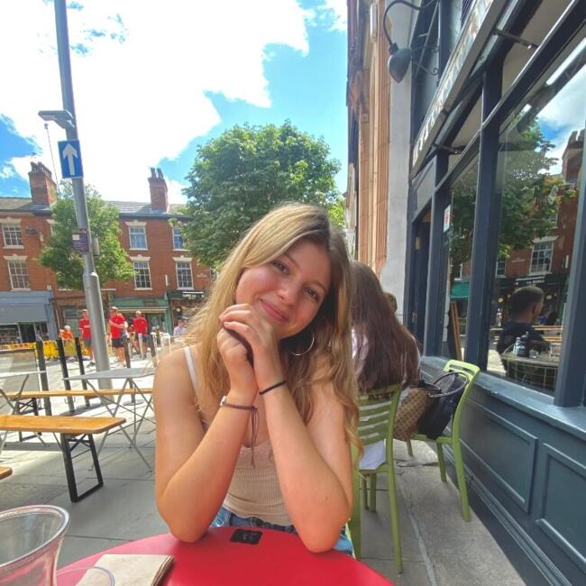 Babysitter in Nottingham: Anna