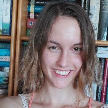 Babysitter in Budapest: Dorottya Jázmin