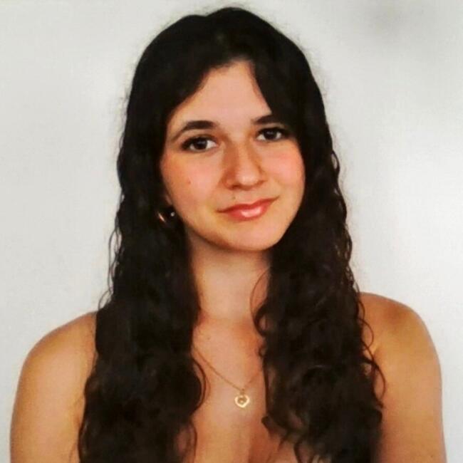 Babysitter in Corbeil-Essonnes: Maya