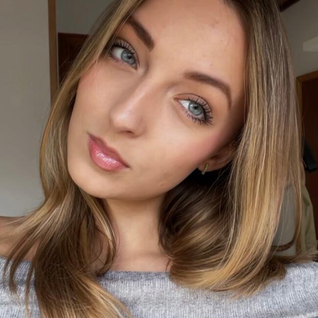 Canguro en Castelldefels: Lilien Szabo