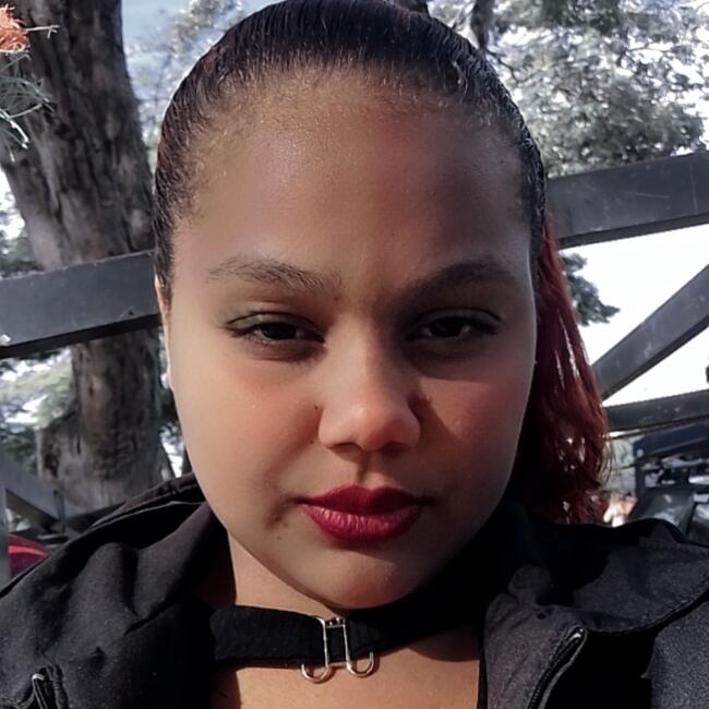 Emprego de babá em Betim: Helen