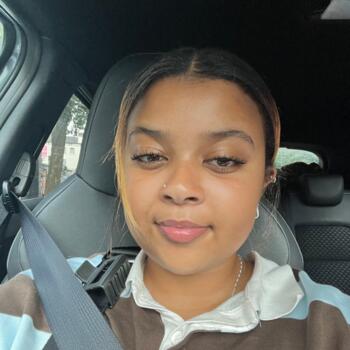 Babysitter in London: Delina