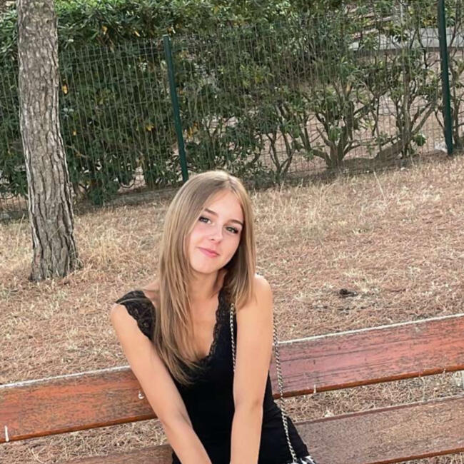 Babysitter in Turenne: Eline