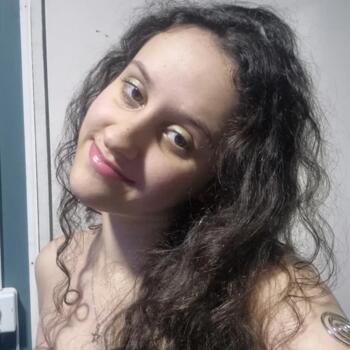 Babysitter Criciúma: Mainara