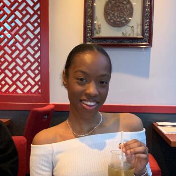 Babysitter Barrie: Jeneisa