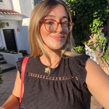 Babysitter in Torre de Benagalbón: Lucía