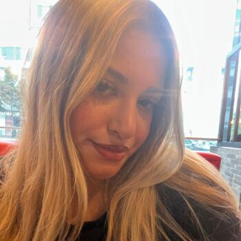 Babysitter Nanterre: Nora