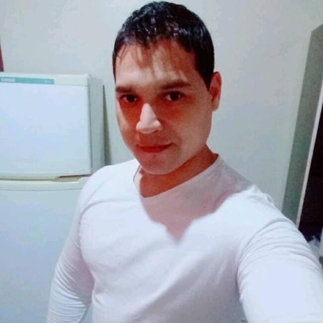 Emprego de babá em Alvorada (Rio Grande do Sul): Leandro Silva