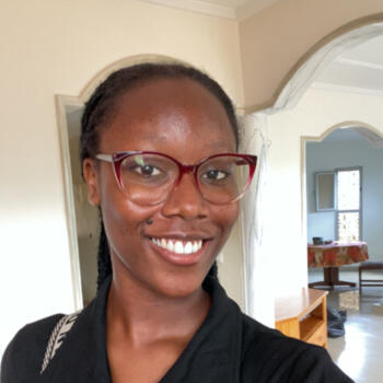 Babysitter in Nantes: Yael