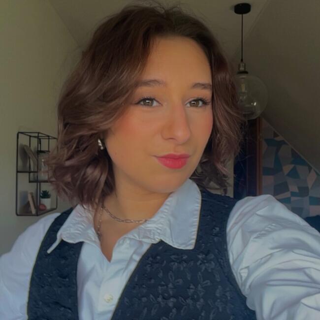 Babysitter in Gouy-Servins: Laure