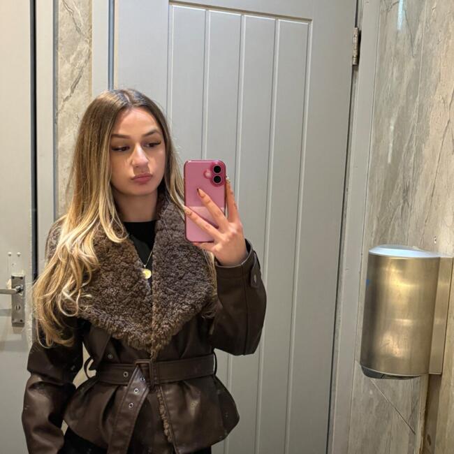 Babysitter in London: Besarta
