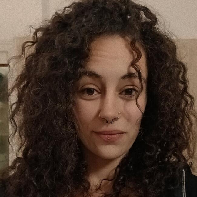 Babysitter in Neuilly-sur-Marne: Julie