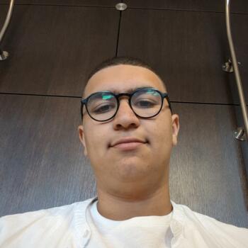 Babysitter in Bruges: Anisse