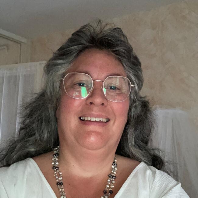 Babysitter in Évreux: Esther