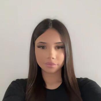 Babysitter in Les Sables-d'Olonne: Elina