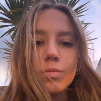 Babysitter in Hobart: Maddy