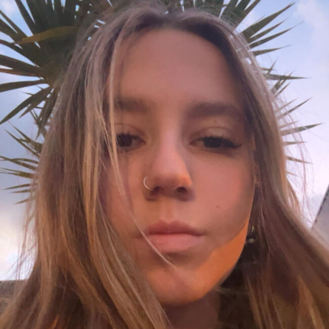 Babysitter in Hobart: Maddy