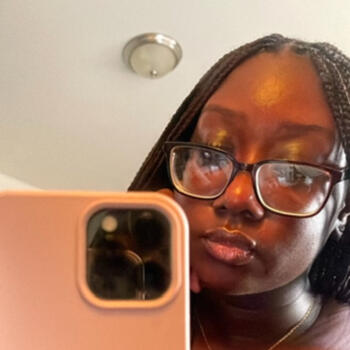 Babysitter in Mount Vernon: Sarah