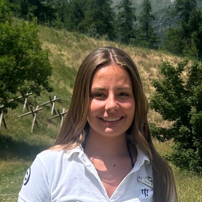 Babysitter in Villeurbanne: Loane