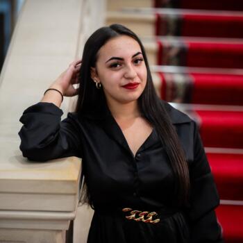 Job de babysitting în Totoi: job de babysitting Larisa