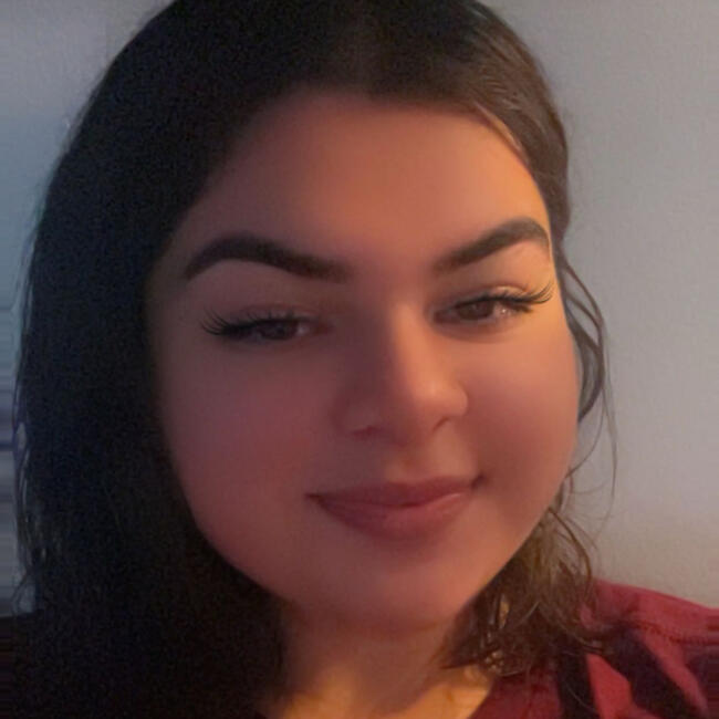 Babysitter in Milwaukee: Crystal