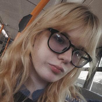 Babysitter in Reading: Lara