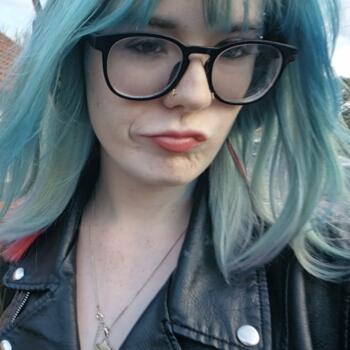 Babysitter in Reading: Lara