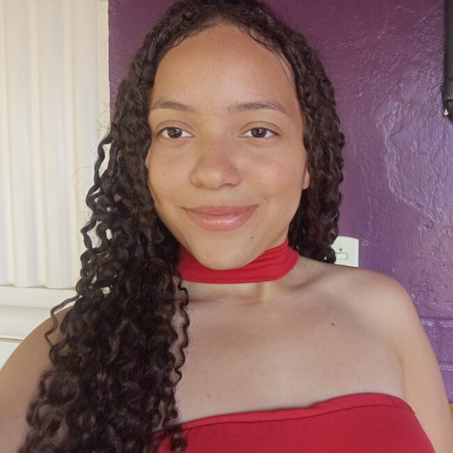 Babá em Carnaíba: Viviane Ferreira