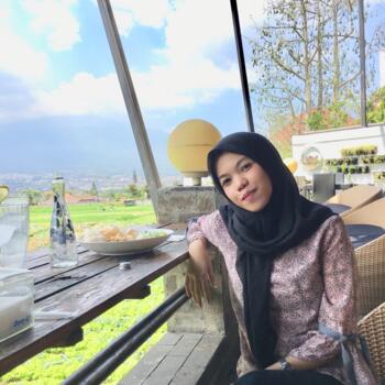 Lowongan pekerjaan babysitting di Kota Surabaya: Aulia