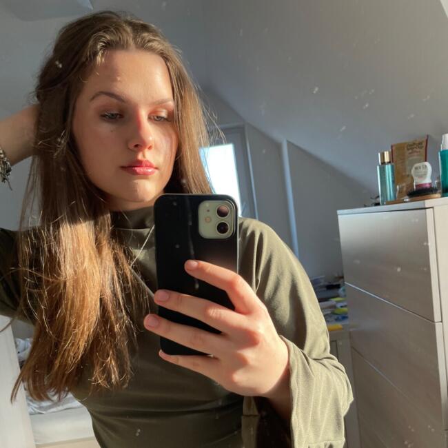 Varuška v Sad: Hana