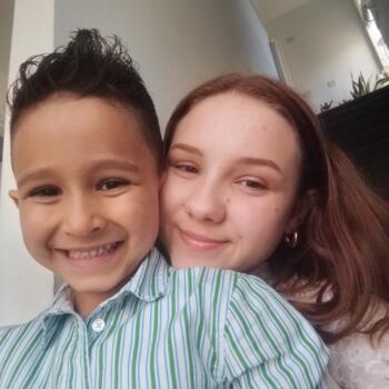 Babysitter in Edinburgh: Mariana