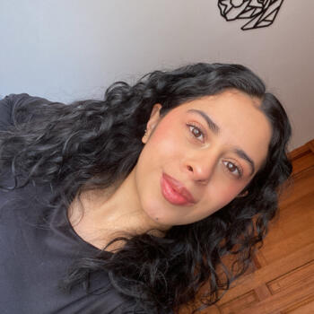 Babysitter in Jaén: Angélica María