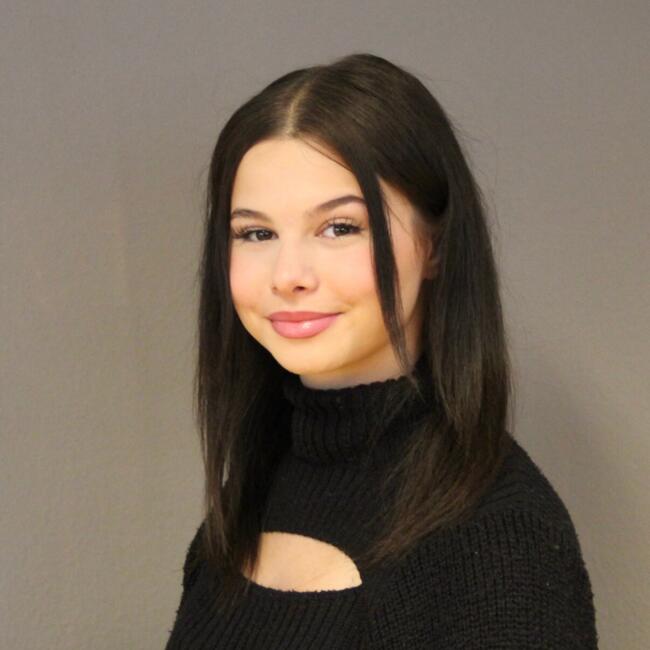 Baby-sitter in Zürich (Kreis 11) / Riedenholz: Lerona