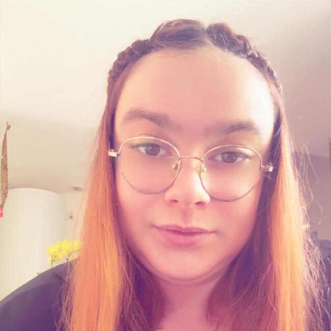 Babysitter in Saint-Bris-des-Bois: Lea