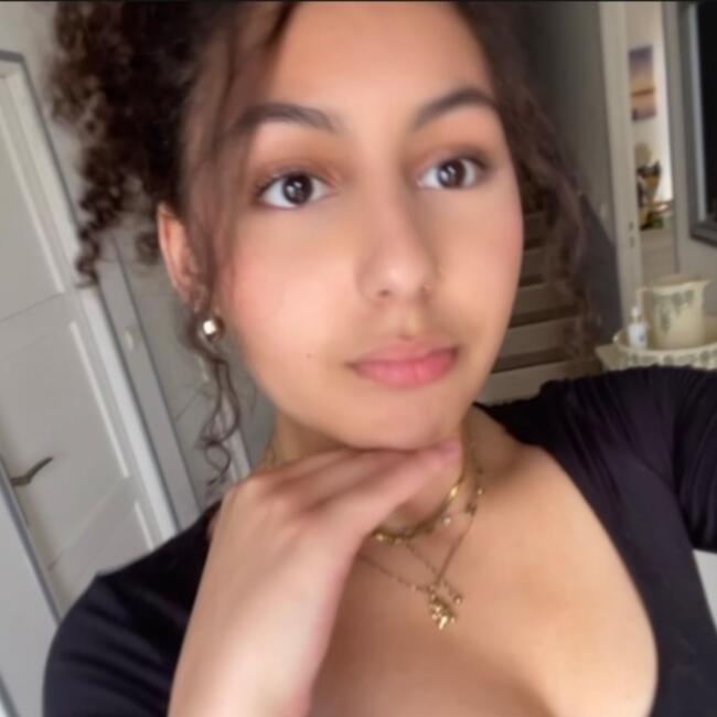 Babysitter in Étampes: Melyna