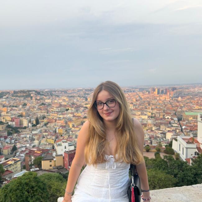 Babysitter in Besançon: Emma