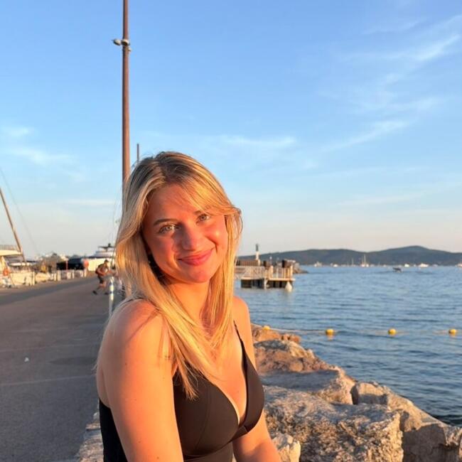 Babysitter in Cavalaire-sur-Mer: Lilou
