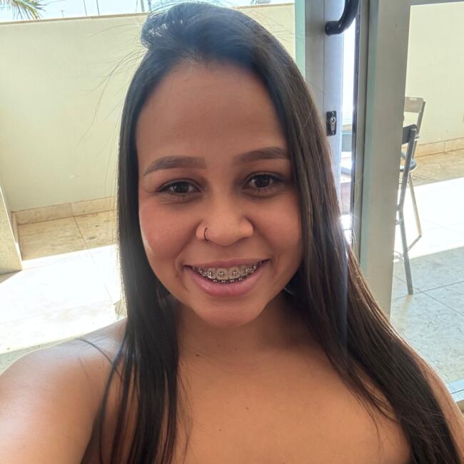 Babá em Brasília: Thaís