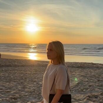 Babysitter Zele: Inaya