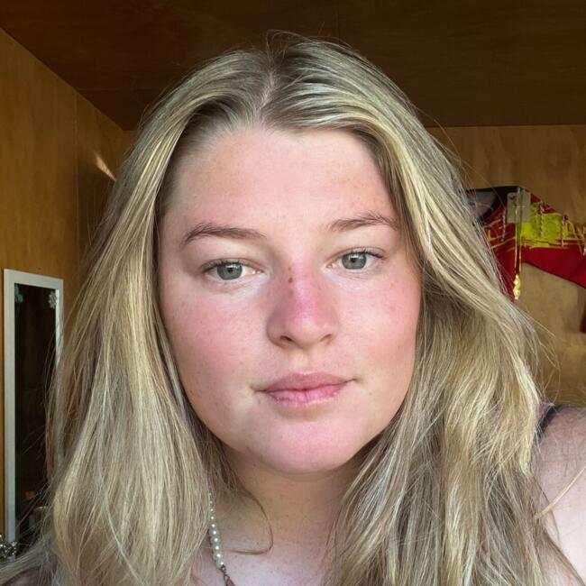 Babysitter in Nelson: Rhianne