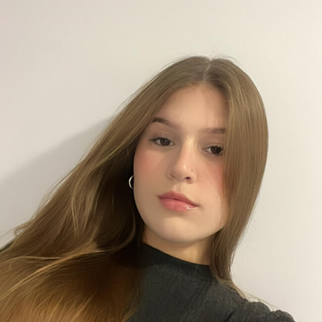 Babysitter in Almada: Mariana