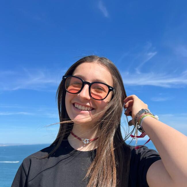 Babysitter in Toulouse: Angeline