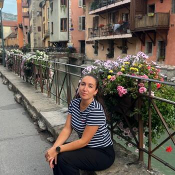 Babysitter in Castres-sur-l'Agout: Laura