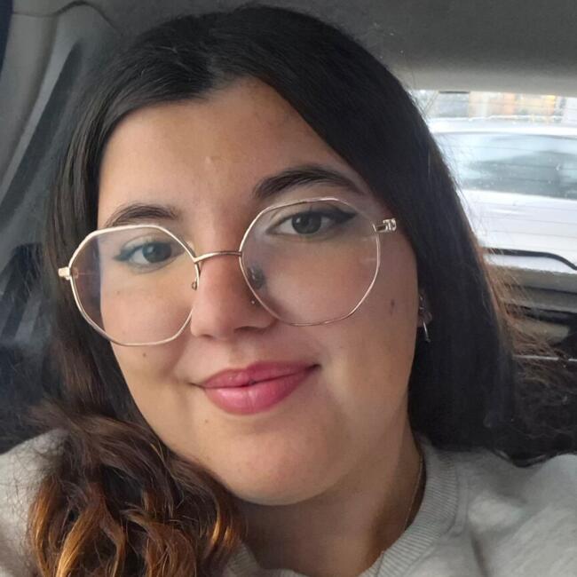 Babysitter em Faro: Nicole