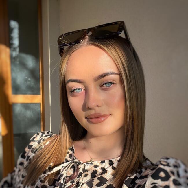 Babysitter in Jonage: Charlotte