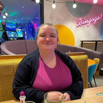 Babysitter in Dunstable: Deanna