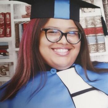 Babysitter in Piçarras: Dayane